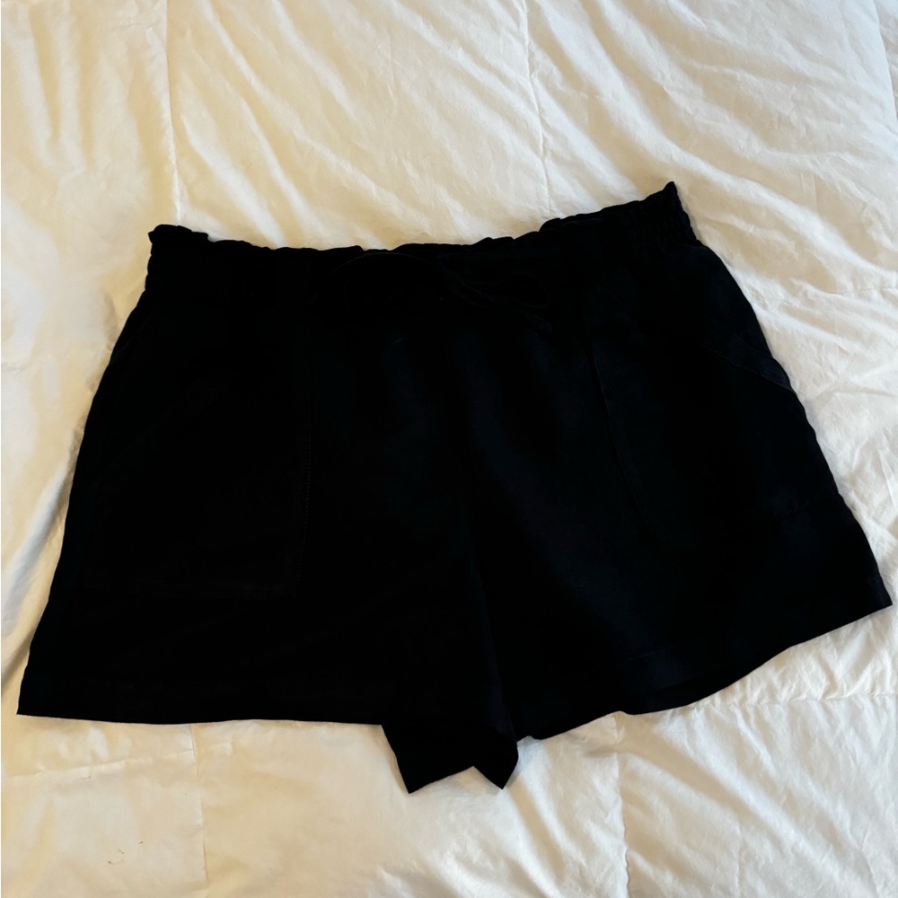 Linen pull-on shorts